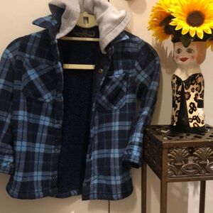 Freedom Foundry sherpa-lined flannel shirt with a hood. tag says XS/EP5/6.